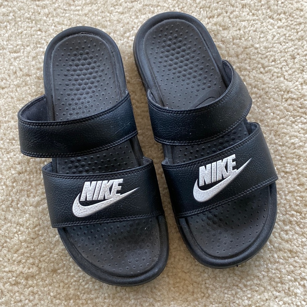 Nike Women’s Benassi Duo Ultra Slide - black - size 8